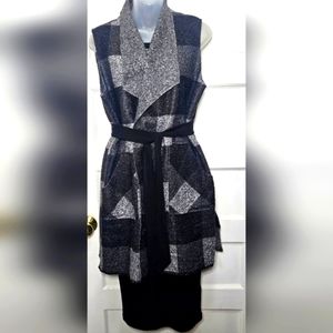 Mode Vin Rouge Fashion Black Grey Check Vest with Side Slits and Pockets